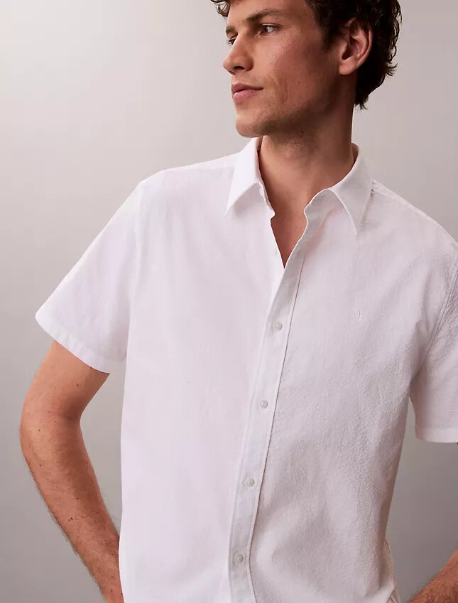 Camisa clásica con botones de seersucker Camisa clásica con botones de seersucker