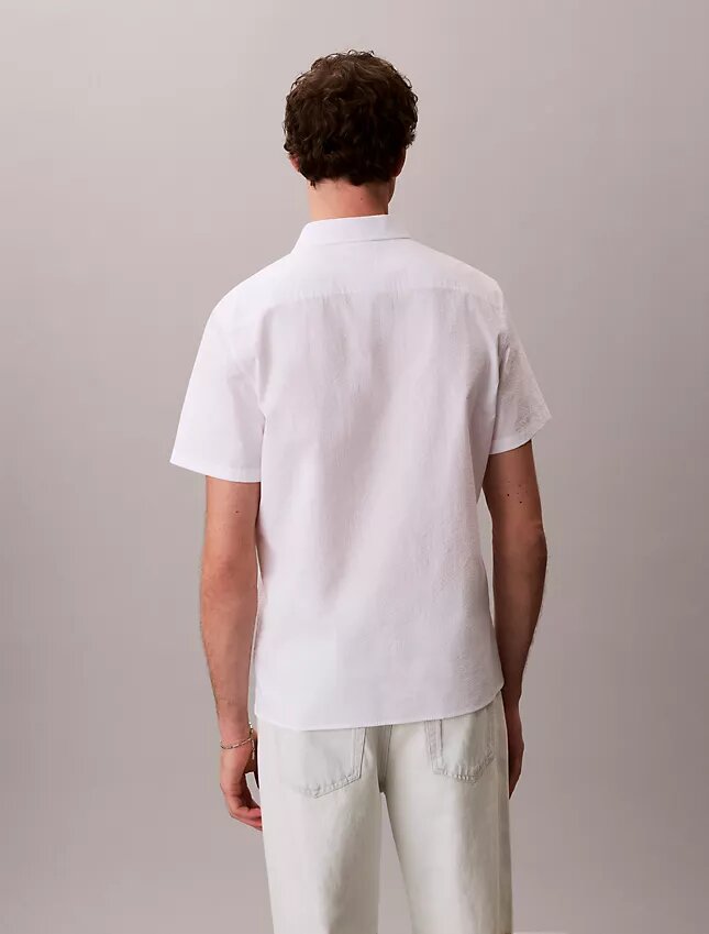 Camisa clásica con botones de seersucker Camisa clásica con botones de seersucker