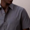 Camisa clásica con botones de seersucker Camisa clásica con botones de seersucker