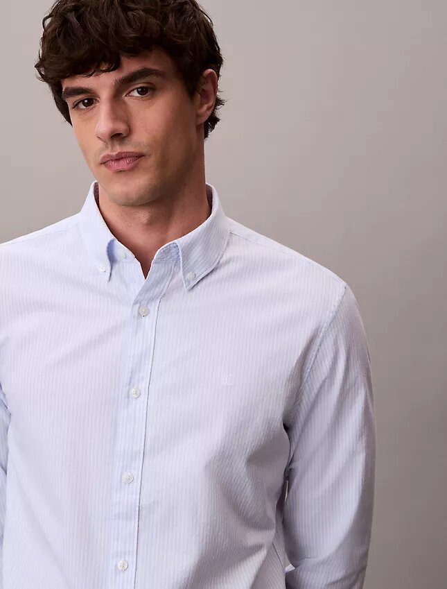 Camisa clásica de algodón elástico a rayas con cuello abotonado Camisa clásica de algodón elástico a rayas con cuello abotonado