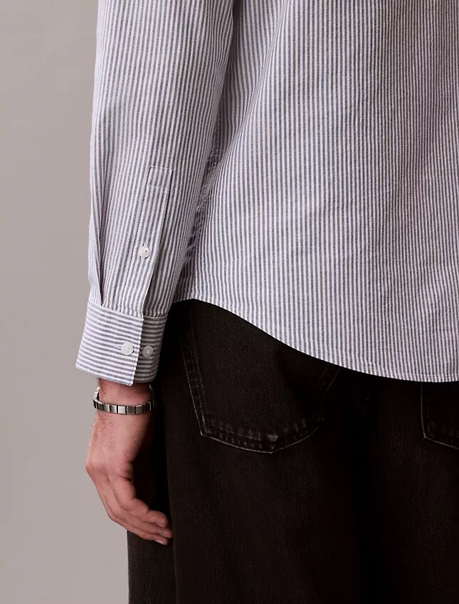 Camisa clásica de algodón elástico a rayas con cuello abotonado Camisa clásica de algodón elástico a rayas con cuello abotonado