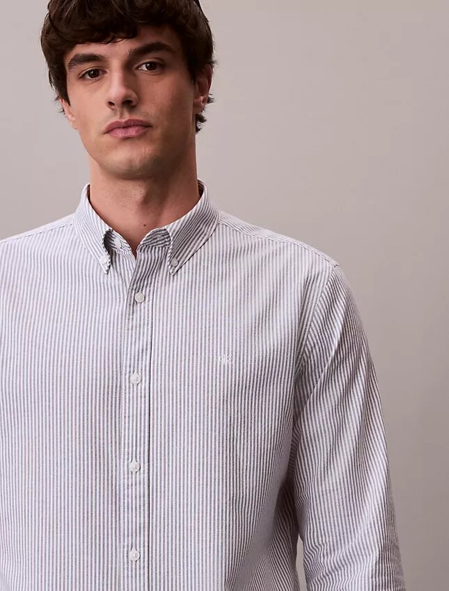 Camisa clásica de algodón elástico a rayas con cuello abotonado Camisa clásica de algodón elástico a rayas con cuello abotonado