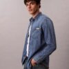 Camisa clásica de Denim con botones Camisa clásica de Denim con botones