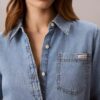 Camisa clásica de Denim con botones