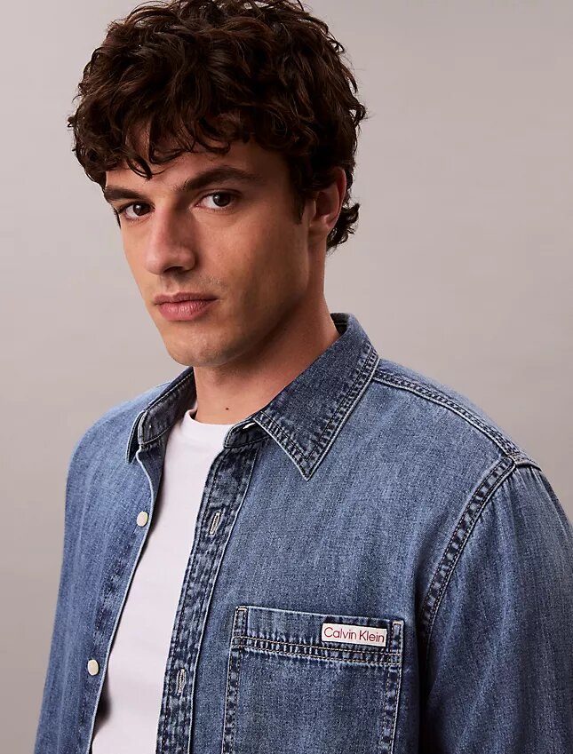 Camisa clásica de Denim con botones Camisa clásica de Denim con botones