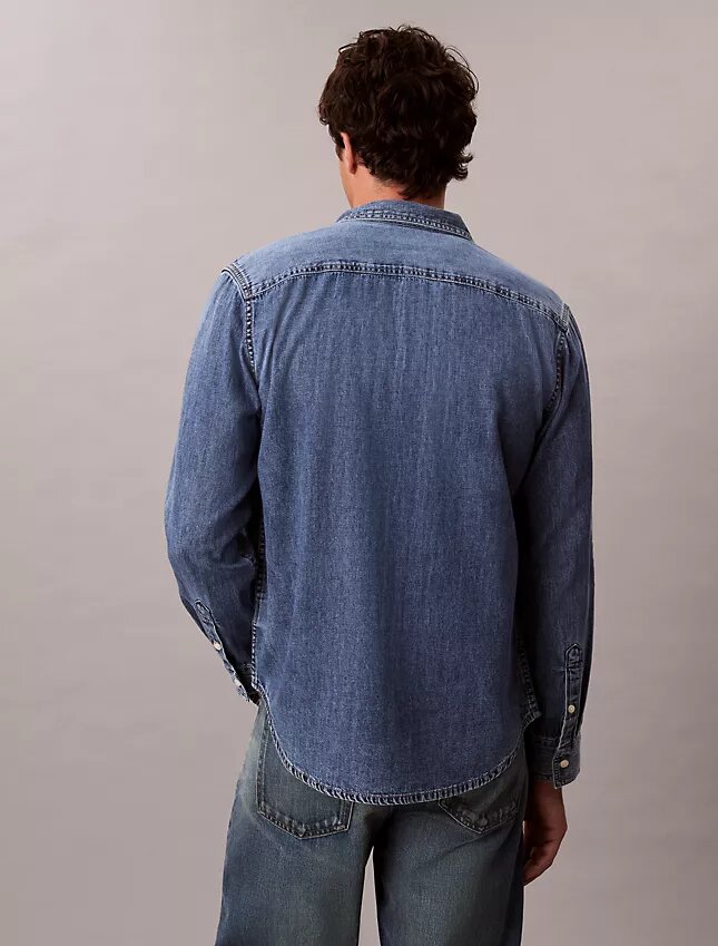 Camisa clásica de Denim con botones Camisa clásica de Denim con botones