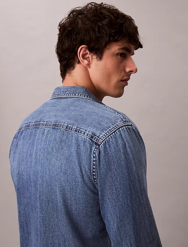 Camisa clásica de Denim con botones Camisa clásica de Denim con botones