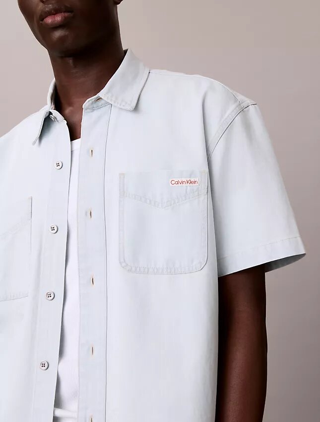 Camisa clásica de Denim de manga corta con botones Camisa clásica de Denim de manga corta con botones