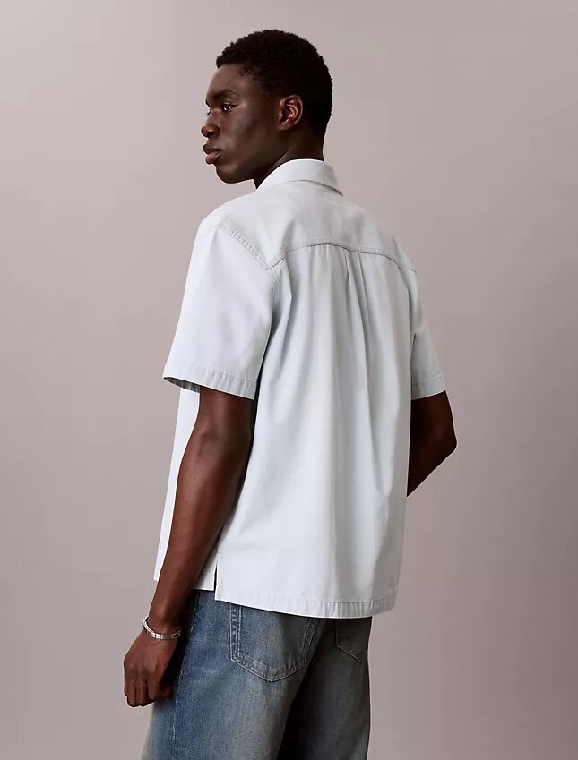 Camisa clásica de Denim de manga corta con botones Camisa clásica de Denim de manga corta con botones