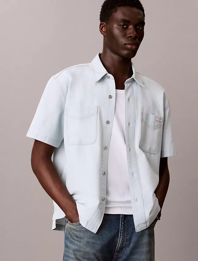 Camisa clásica de Denim de manga corta con botones Camisa clásica de Denim de manga corta con botones