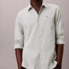 Camisa clásica de lino y algodón con botones Camisa clásica de lino y algodón con botones