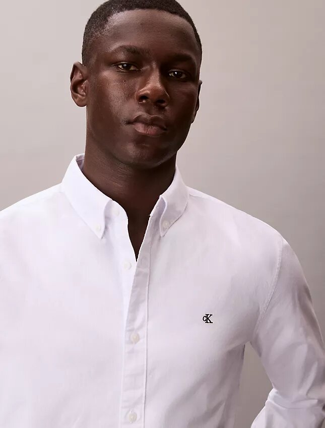 Camisa clásica de Oxford lisa con botones Camisa clásica de Oxford lisa con botones