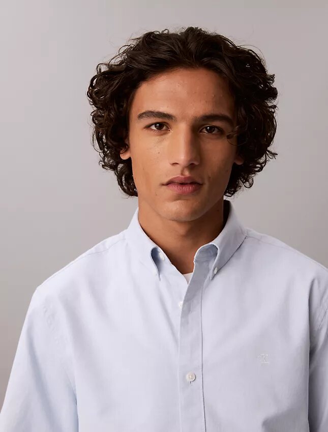 Camisa clásica de Oxford lisa con botones Camisa clásica de Oxford lisa con botones