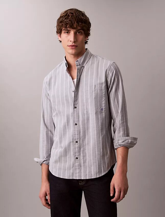 Camisa clásica de rayas Oxford con botones Camisa clásica de rayas Oxford con botones