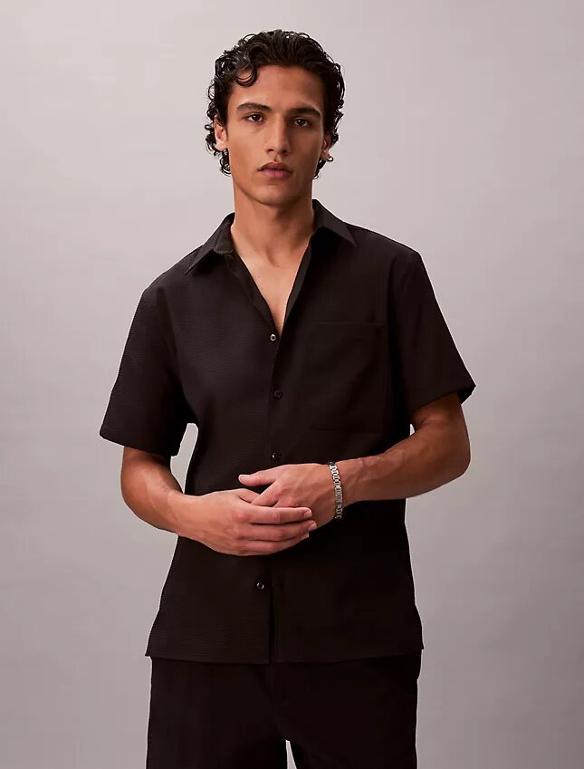 Camisa clásica de seersucker liso con botones Camisa clásica de seersucker liso con botones