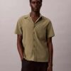 Camisa clásica de seersucker liso con botones Camisa clásica de seersucker liso con botones