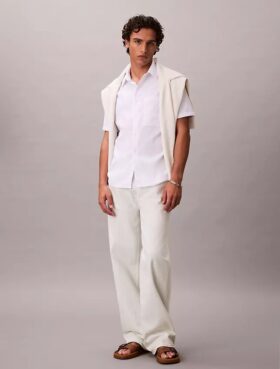 Camisa clásica de seersucker liso con botones