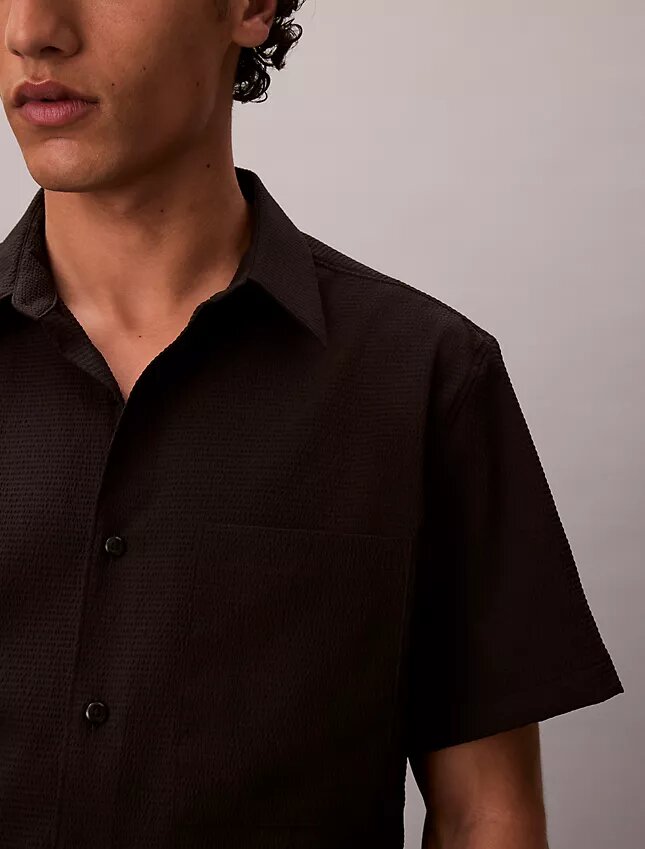 Camisa clásica de seersucker liso con botones Camisa clásica de seersucker liso con botones