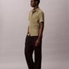 Camisa clásica de seersucker liso con botones Camisa clásica de seersucker liso con botones
