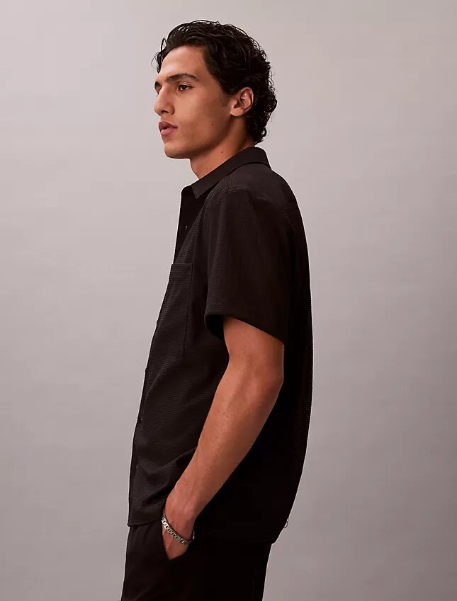 Camisa clásica de seersucker liso con botones Camisa clásica de seersucker liso con botones