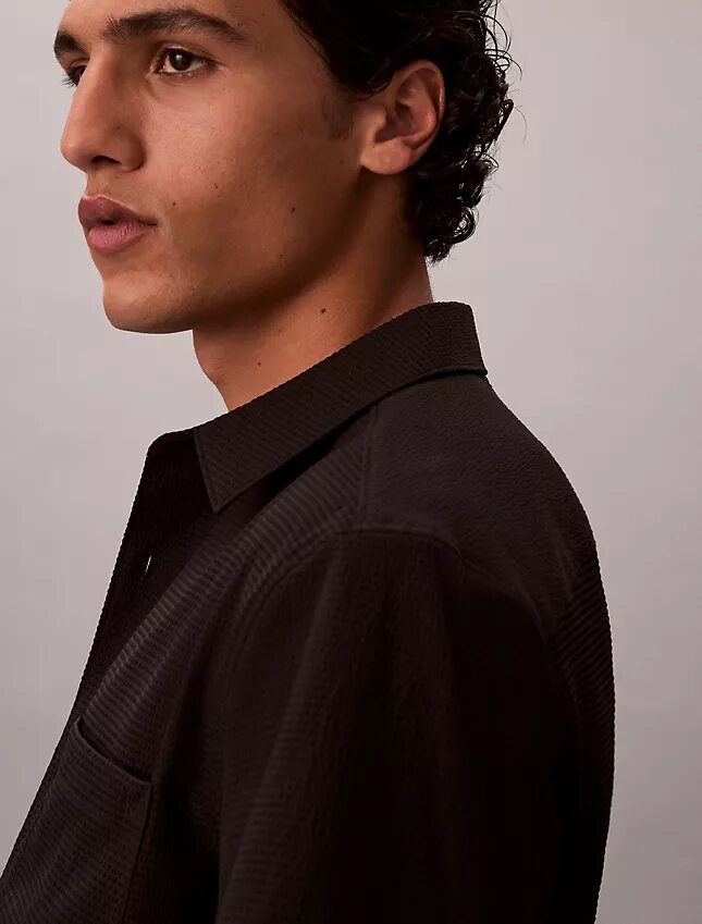 Camisa clásica de seersucker liso con botones Camisa clásica de seersucker liso con botones