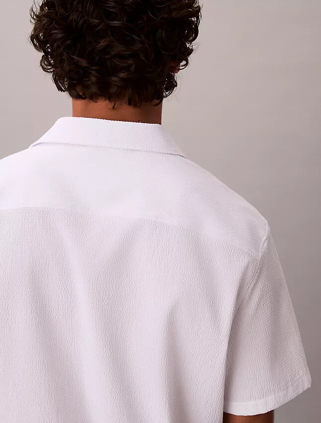 Camisa clásica de seersucker liso con botones Camisa clásica de seersucker liso con botones