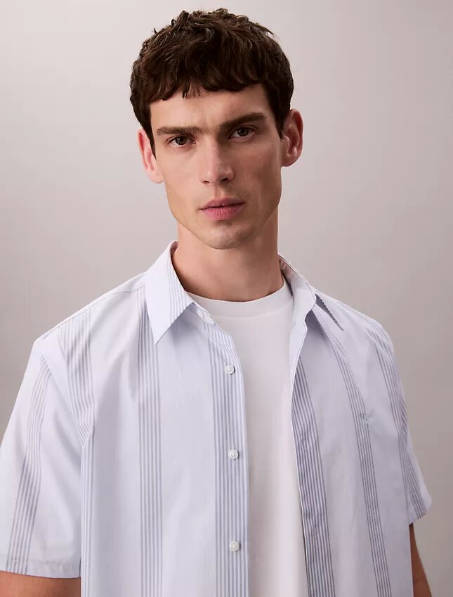 Camisa clásica elástica a rayas teñida en hilo Camisa clásica elástica a rayas teñida en hilo