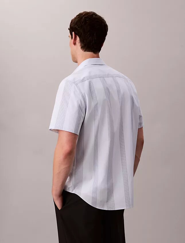 Camisa clásica elástica a rayas teñida en hilo Camisa clásica elástica a rayas teñida en hilo