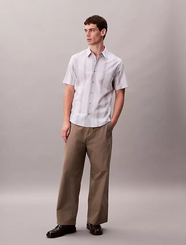 Camisa clásica elástica a rayas teñida en hilo Camisa clásica elástica a rayas teñida en hilo