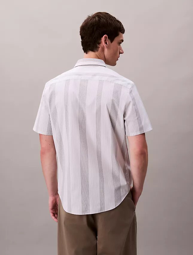 Camisa clásica elástica a rayas teñida en hilo Camisa clásica elástica a rayas teñida en hilo