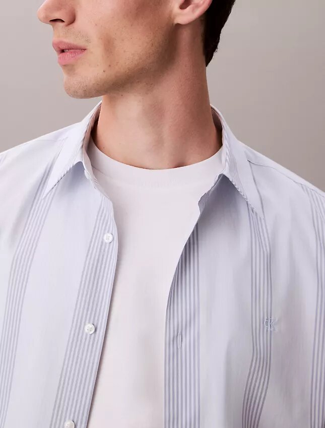 Camisa clásica elástica a rayas teñida en hilo Camisa clásica elástica a rayas teñida en hilo