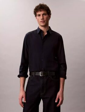 Camisa clásica elástica con botones