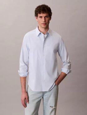 Camisa clásica elástica con botones