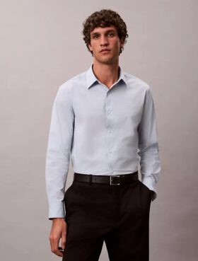 Camisa clásica elástica con botones