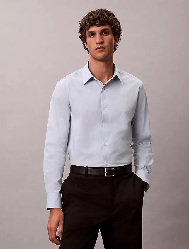 Camisa clásica elástica con botones Camisa clásica elástica con botones