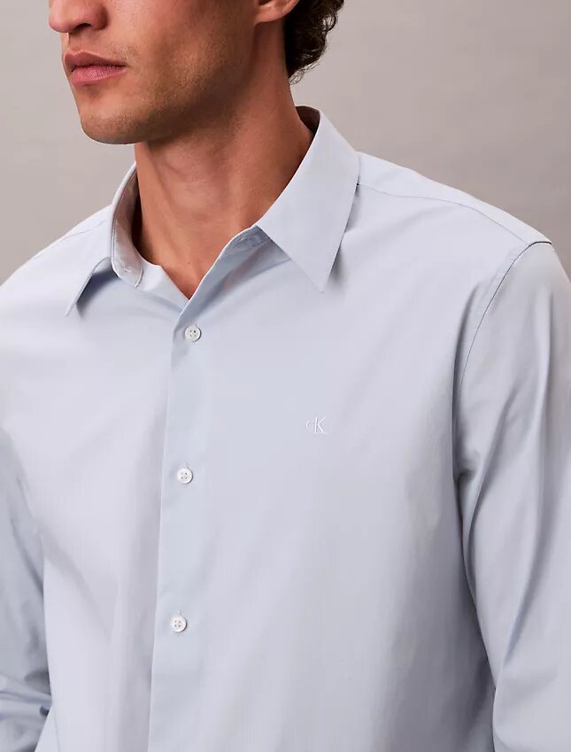 Camisa clásica elástica con botones Camisa clásica elástica con botones