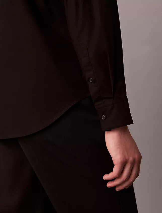 Camisa clásica elástica con botones Camisa clásica elástica con botones