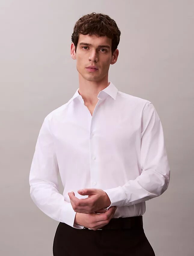 Camisa clásica elástica con botones Camisa clásica elástica con botones