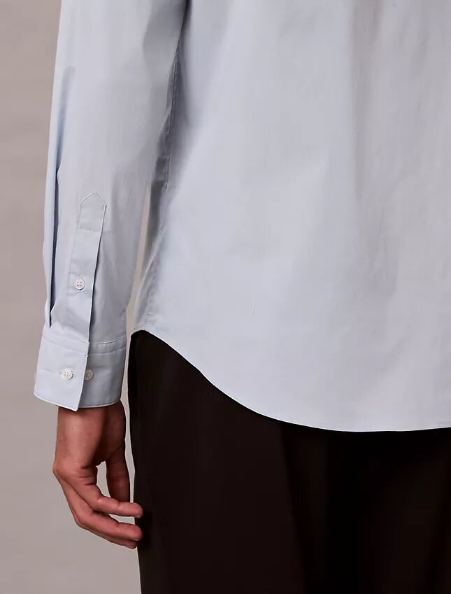 Camisa clásica elástica con botones Camisa clásica elástica con botones