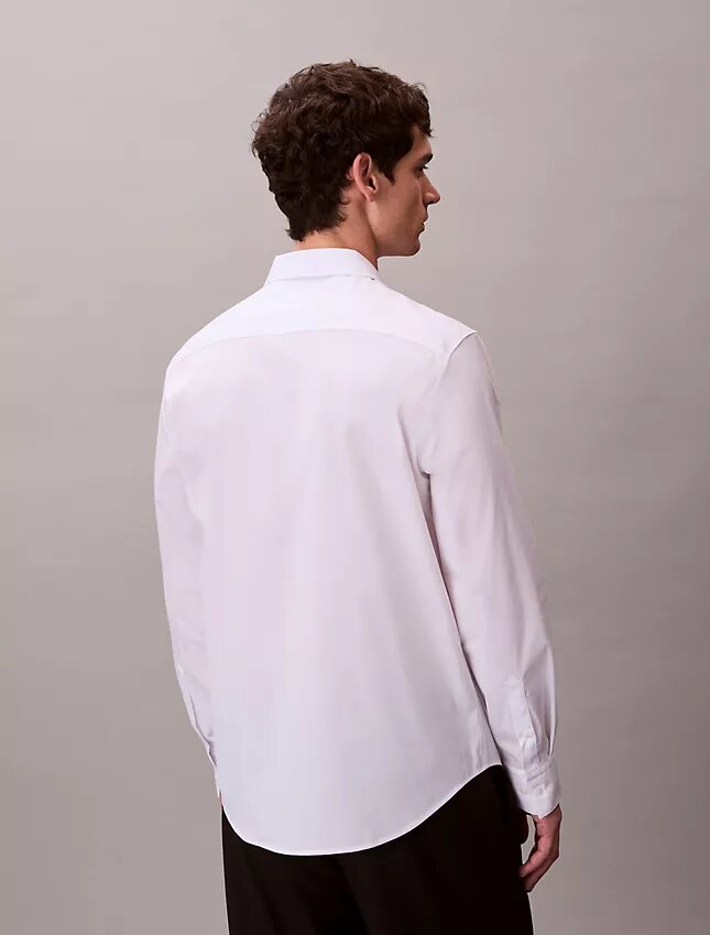 Camisa clásica elástica con botones Camisa clásica elástica con botones