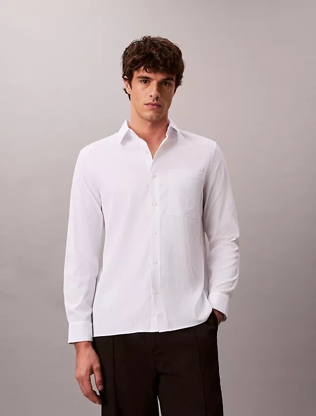 Camisa clásica lisa de seersucker Camisa clásica lisa de seersucker