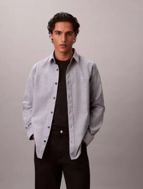 Camisa clásica lisa Oxford con botones