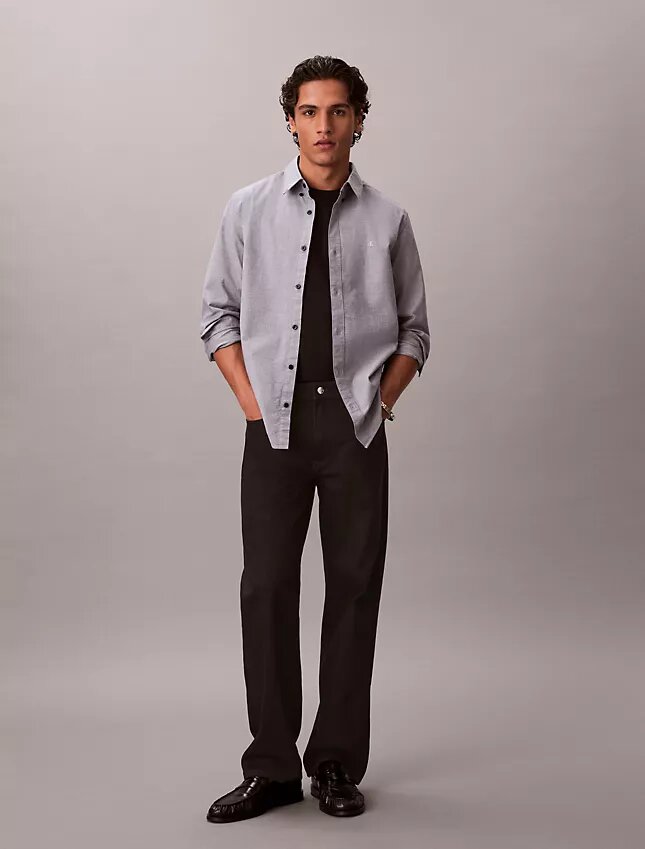 Camisa clásica lisa Oxford con botones Camisa clásica lisa Oxford con botones