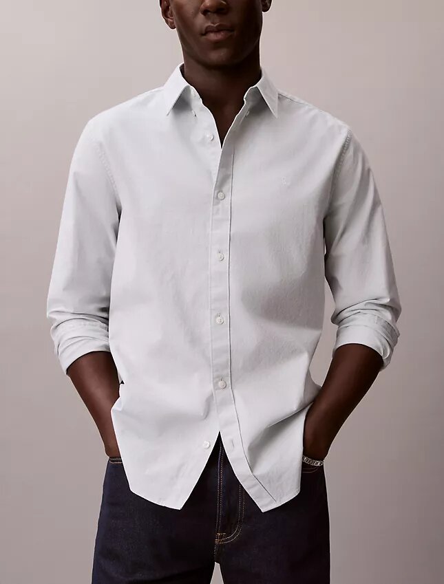 Camisa clásica lisa Oxford con botones Camisa clásica lisa Oxford con botones