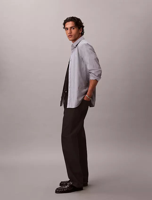 Camisa clásica lisa Oxford con botones Camisa clásica lisa Oxford con botones