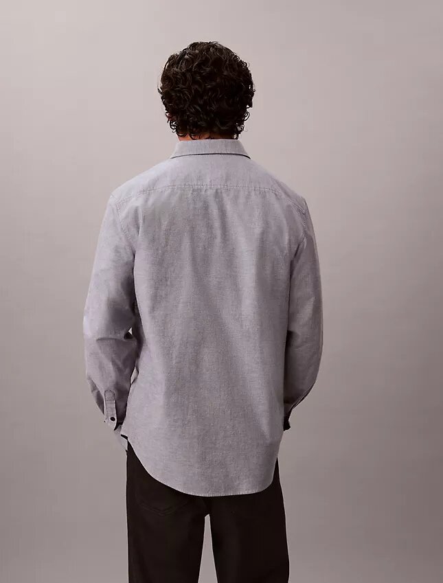Camisa clásica lisa Oxford con botones Camisa clásica lisa Oxford con botones