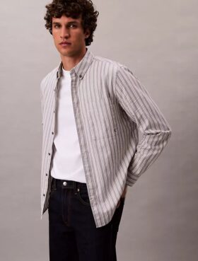 Camisa clásica Oxford a rayas con botones