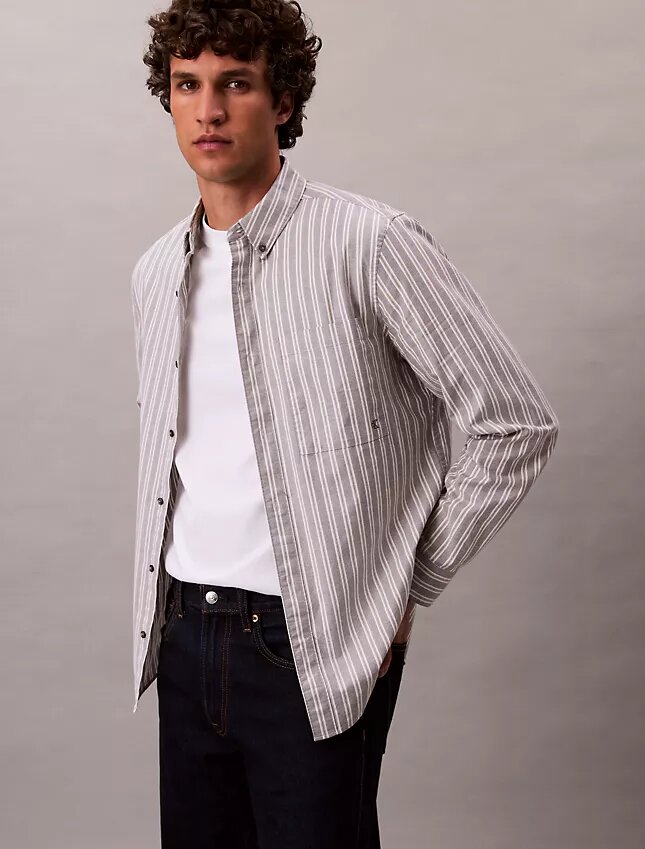 Camisa clásica Oxford a rayas con botones Camisa clásica Oxford a rayas con botones