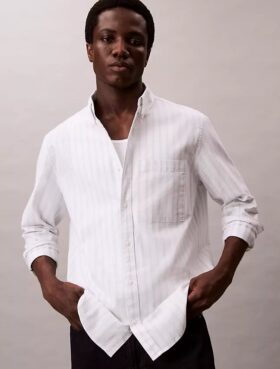 Camisa clásica Oxford a rayas con botones