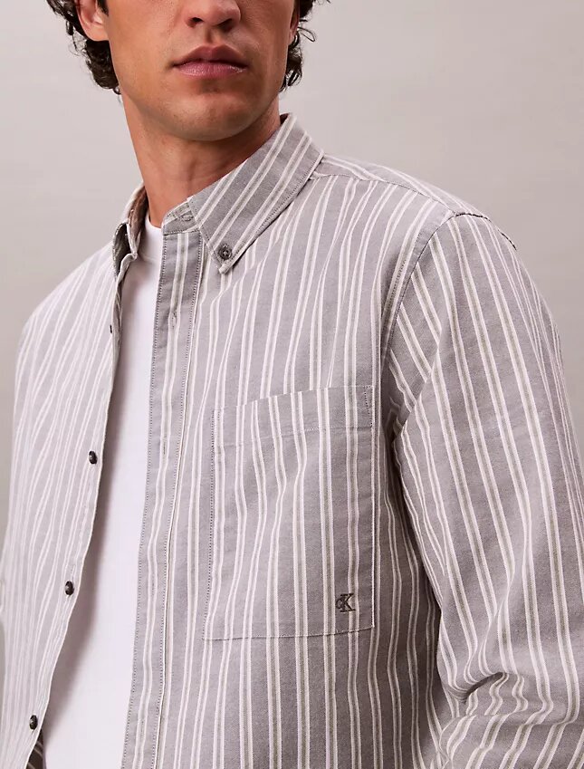 Camisa clásica Oxford a rayas con botones Camisa clásica Oxford a rayas con botones